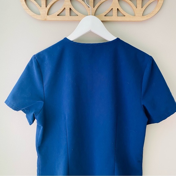 Figs V-Neck Double Pocket Scrub Top Blue Sz Small - Picture 7 of 9